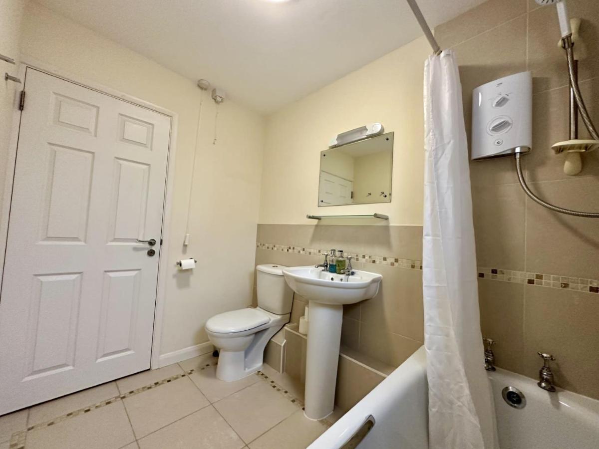 Super Apartment Next To Bicester Village Sleeps 4 ภายนอก รูปภาพ