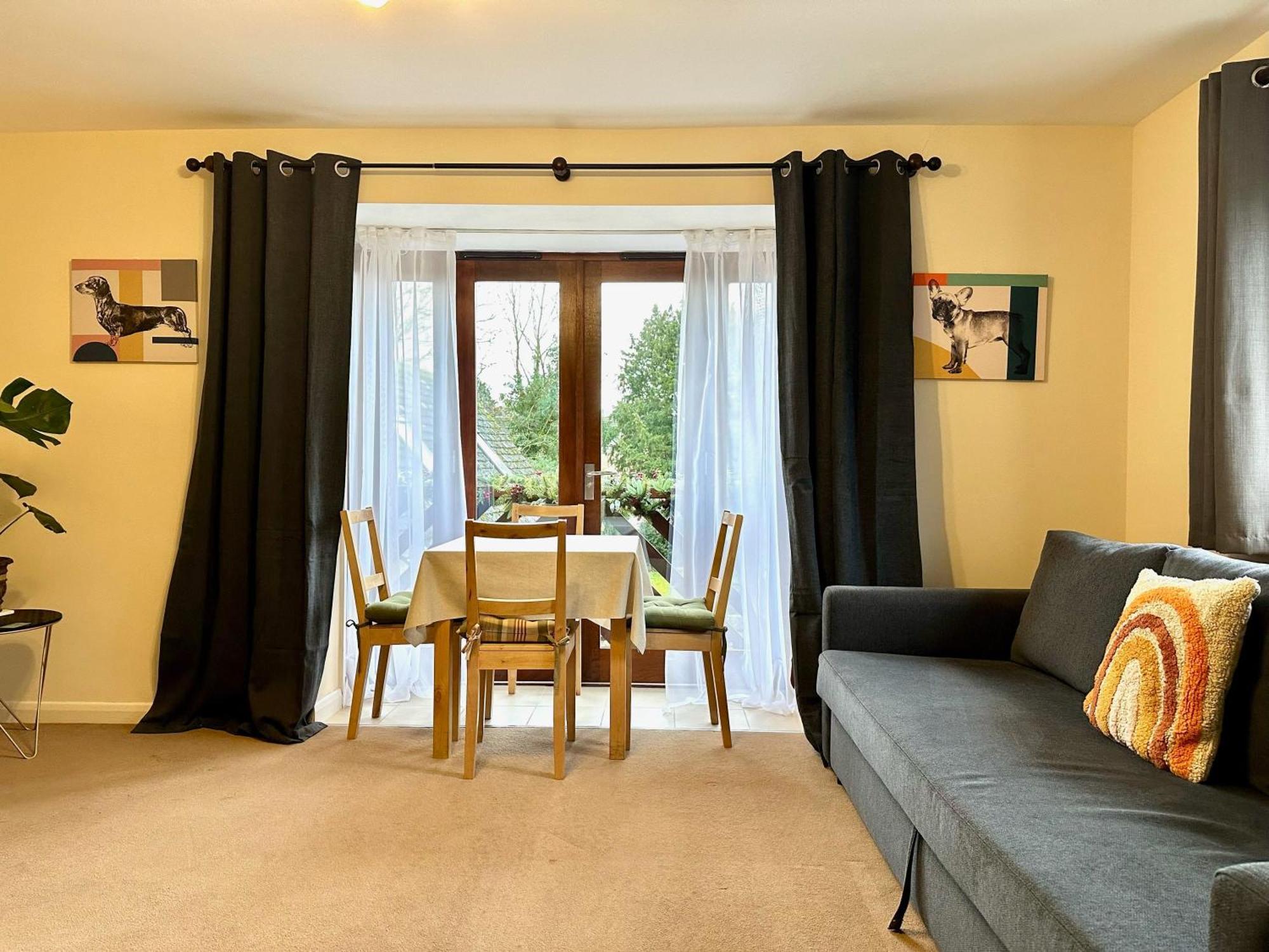 Super Apartment Next To Bicester Village Sleeps 4 ภายนอก รูปภาพ